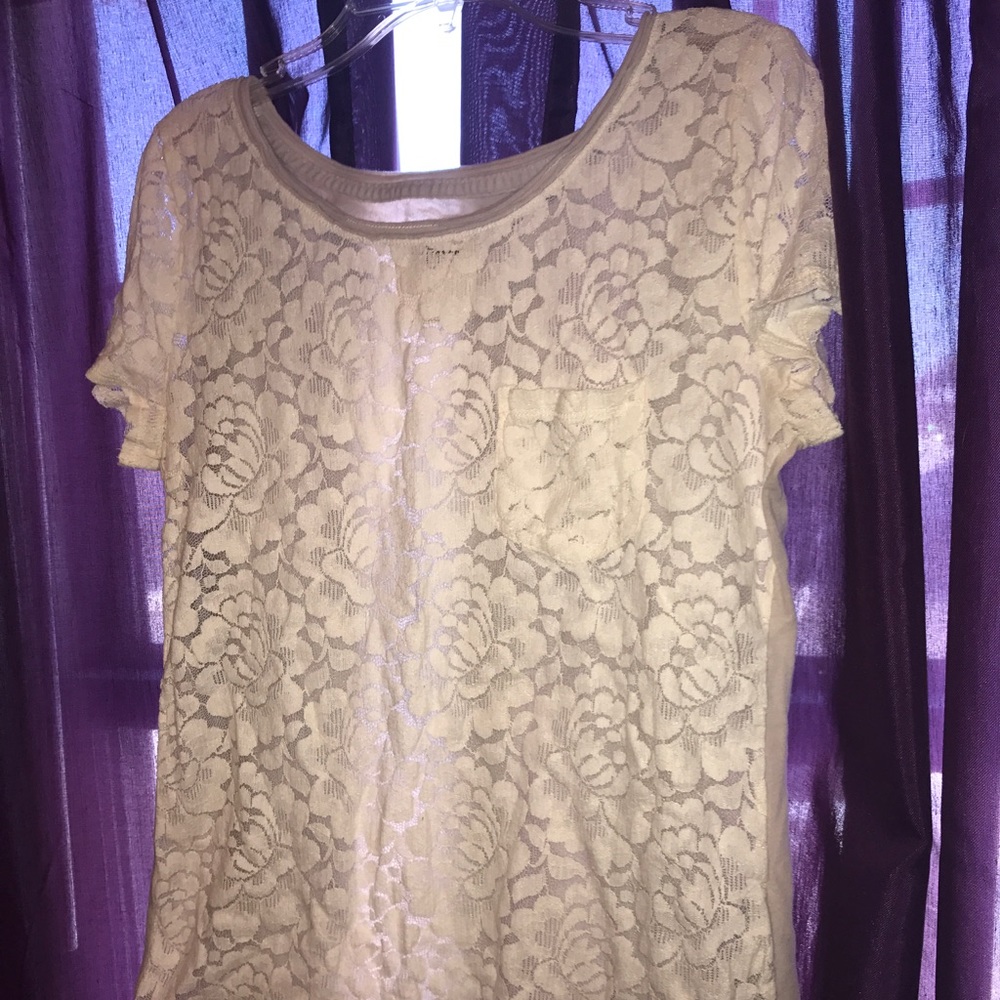 Super cute Hollister shirt!!